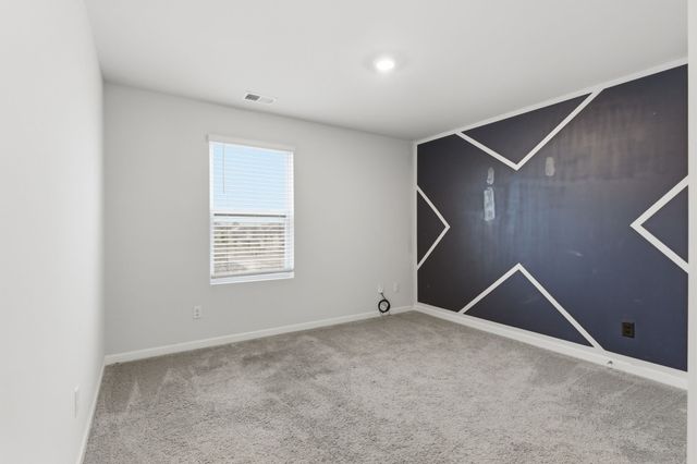 7354 Sunny Parks Dr, White House, TN 37188