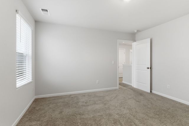 7354 Sunny Parks Dr, White House, TN 37188