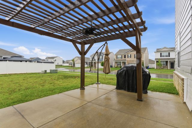 7354 Sunny Parks Dr, White House, TN 37188