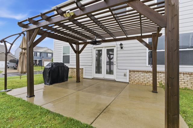 7354 Sunny Parks Dr, White House, TN 37188