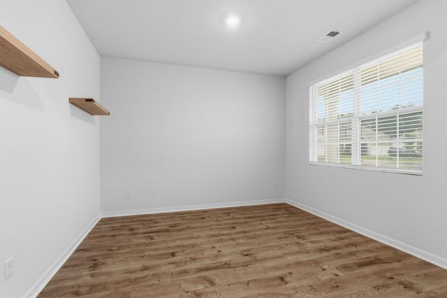 7354 Sunny Parks Dr, White House, TN 37188