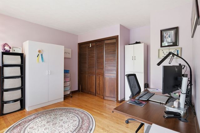 310 W Allen Ridge Rd, Springfield, MA 01118