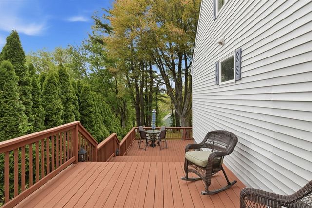 310 W Allen Ridge Rd, Springfield, MA 01118