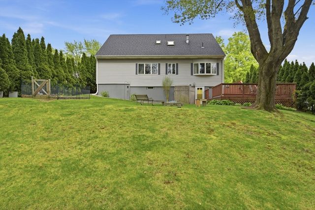 310 W Allen Ridge Rd, Springfield, MA 01118