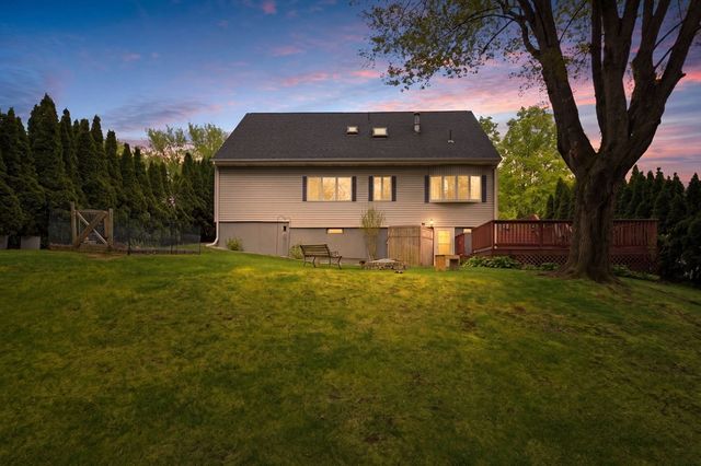 310 W Allen Ridge Rd, Springfield, MA 01118