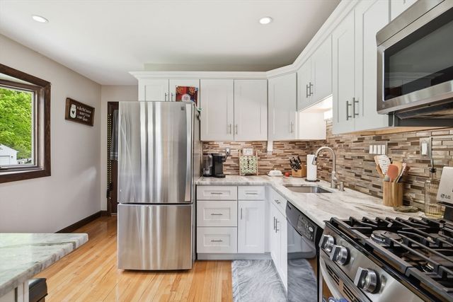 310 W Allen Ridge Rd, Springfield, MA 01118