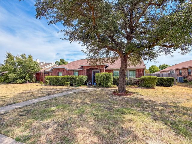 333 S Cannady Drive, Cedar Hill, TX 75104