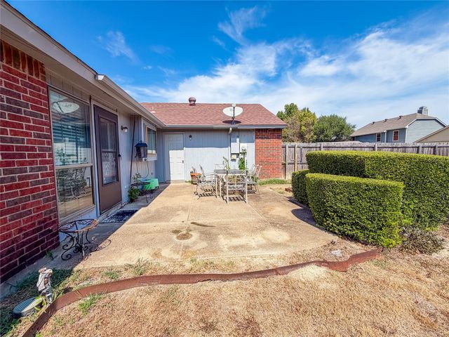 333 S Cannady Drive, Cedar Hill, TX 75104