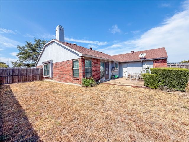 333 S Cannady Drive, Cedar Hill, TX 75104