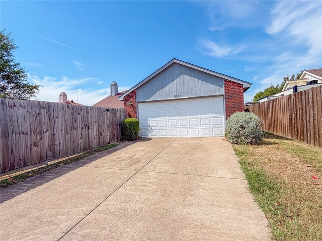 333 S Cannady Drive, Cedar Hill, TX 75104