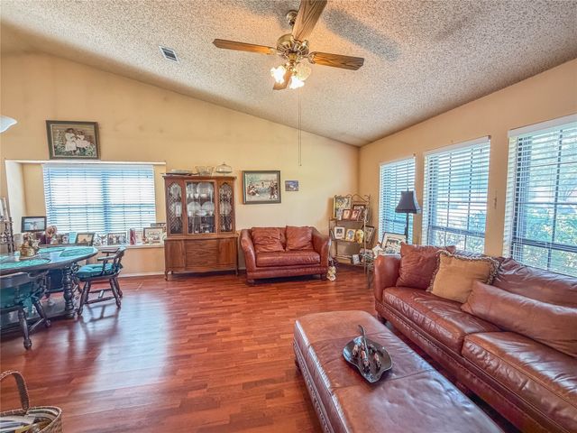 333 S Cannady Drive, Cedar Hill, TX 75104