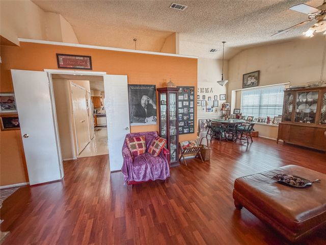 333 S Cannady Drive, Cedar Hill, TX 75104