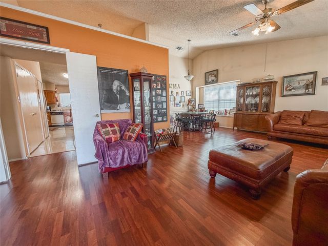 333 S Cannady Drive, Cedar Hill, TX 75104
