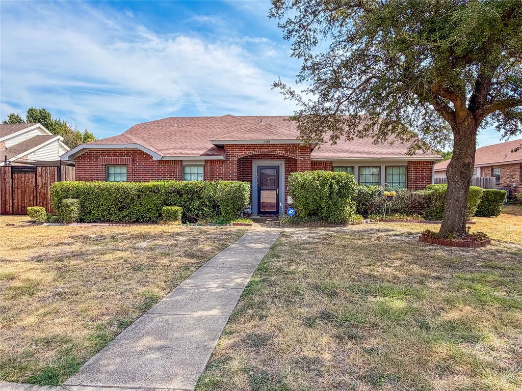333 S Cannady Drive, Cedar Hill, TX 75104