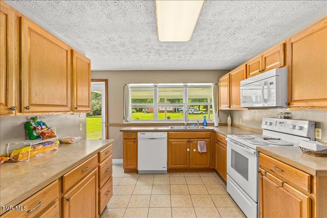 7275 Erwin Highway, Chuckey, TN 37641