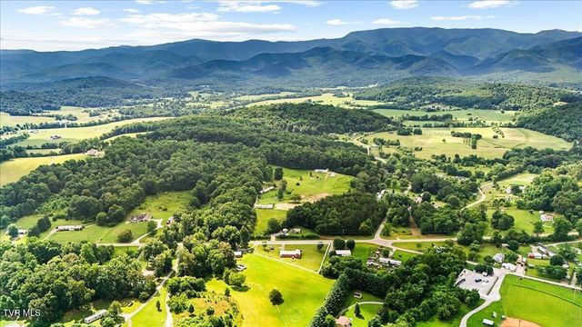 7275 Erwin Highway, Chuckey, TN 37641