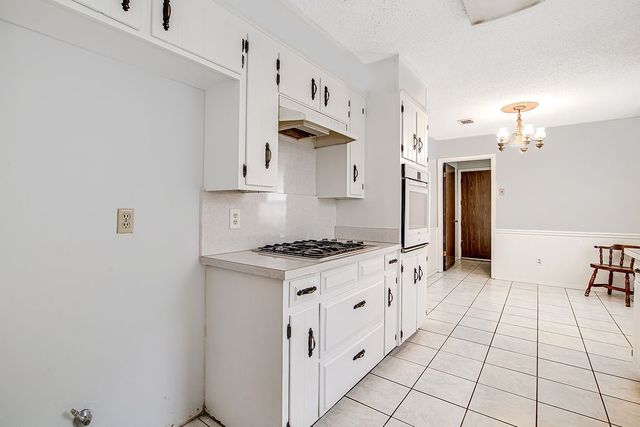 4053 Glenbrook Drive, Arlington, TX 76015