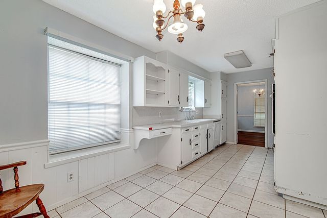 4053 Glenbrook Drive, Arlington, TX 76015