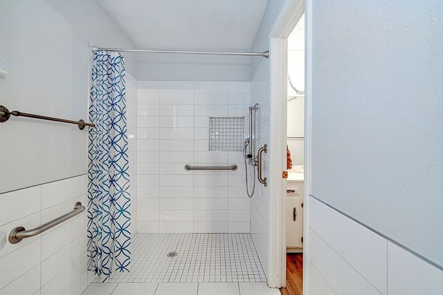 4053 Glenbrook Drive, Arlington, TX 76015