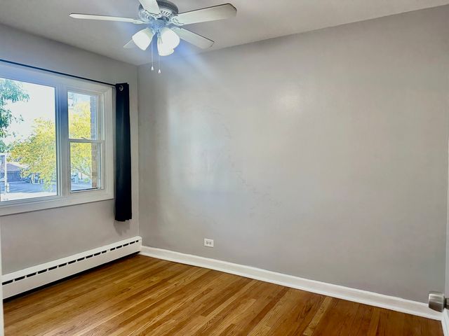 1555 Monroe Avenue 2, River Forest, IL 60305