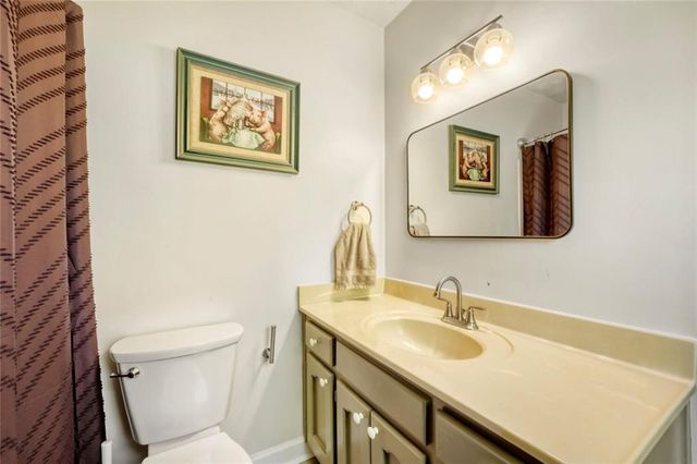 11 Parkmont Drive, Roswell, GA 30076