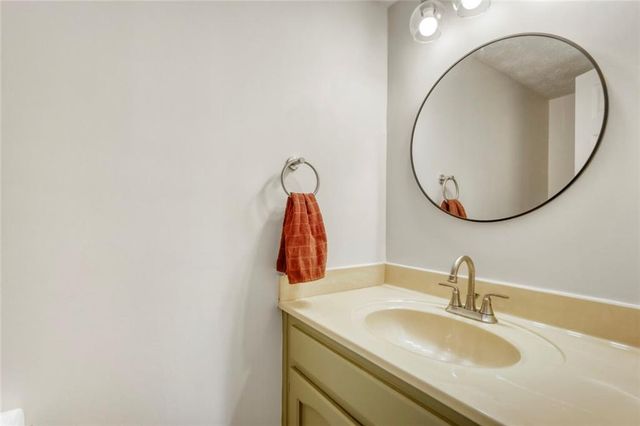 11 Parkmont Drive, Roswell, GA 30076