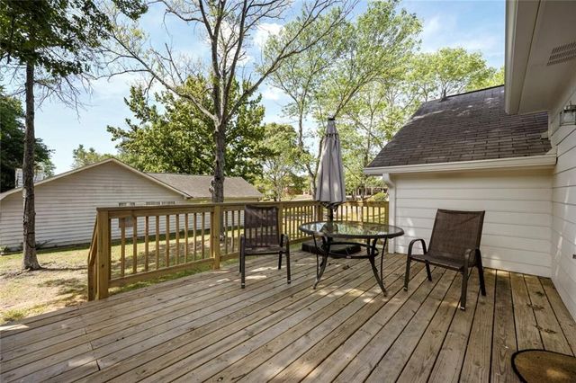 11 Parkmont Drive, Roswell, GA 30076