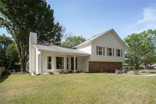 11 Parkmont Drive, Roswell, GA 30076