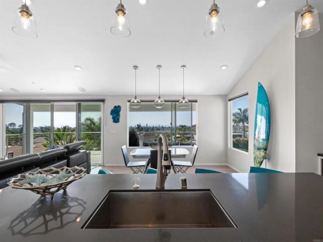 1044 Arcadia Rd, Encinitas, CA 92024