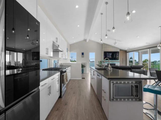 1044 Arcadia Rd, Encinitas, CA 92024