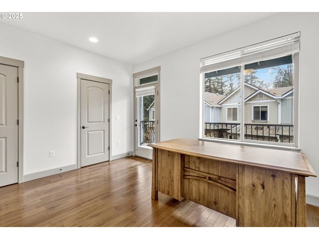 2052 Ne 49TH Way 4-H, Hillsboro, OR 97124