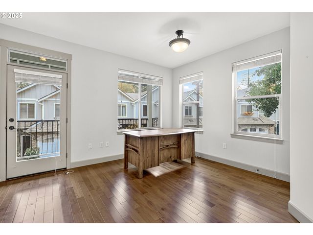 2052 Ne 49TH Way 4-H, Hillsboro, OR 97124