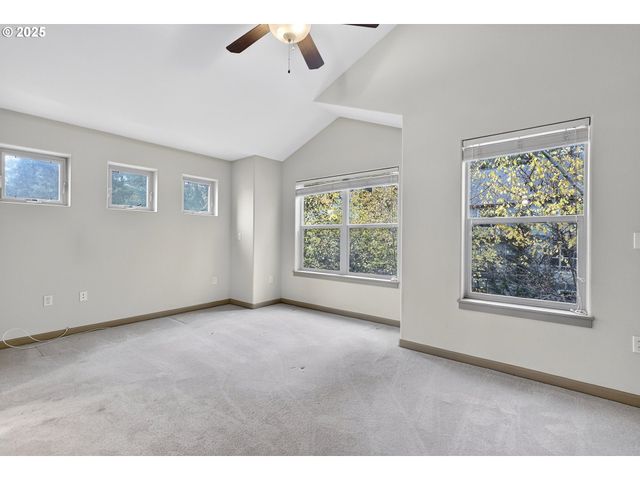 2052 Ne 49TH Way 4-H, Hillsboro, OR 97124