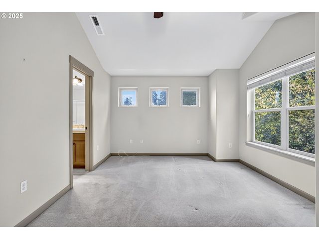 2052 Ne 49TH Way 4-H, Hillsboro, OR 97124