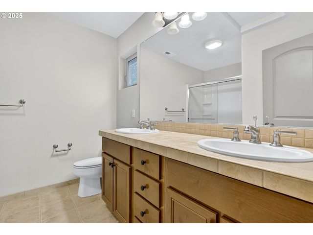 2052 Ne 49TH Way 4-H, Hillsboro, OR 97124