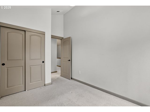 2052 Ne 49TH Way 4-H, Hillsboro, OR 97124