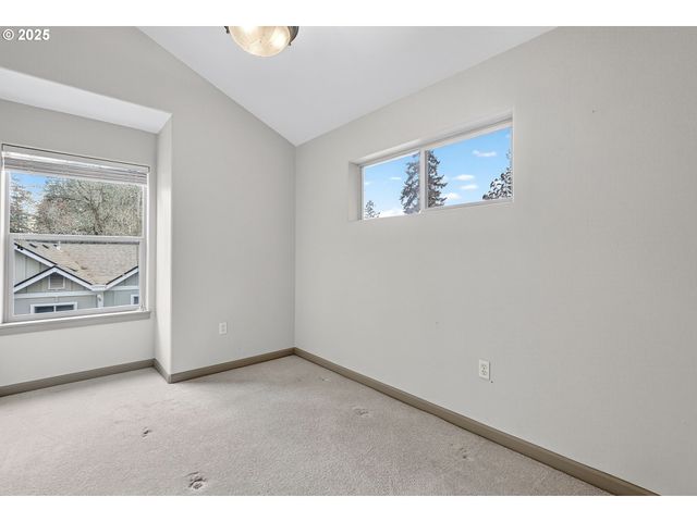 2052 Ne 49TH Way 4-H, Hillsboro, OR 97124