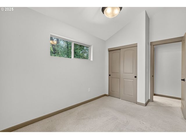 2052 Ne 49TH Way 4-H, Hillsboro, OR 97124