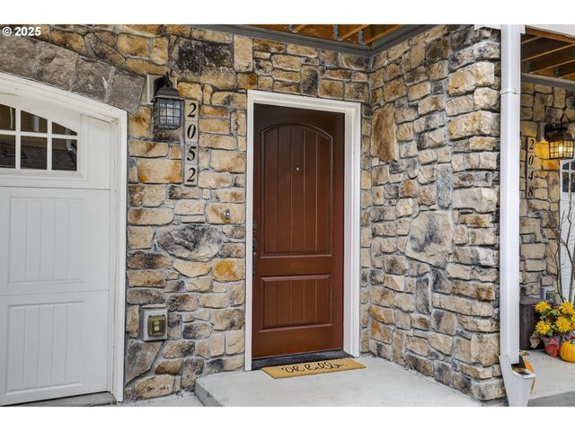 2052 Ne 49TH Way 4-H, Hillsboro, OR 97124