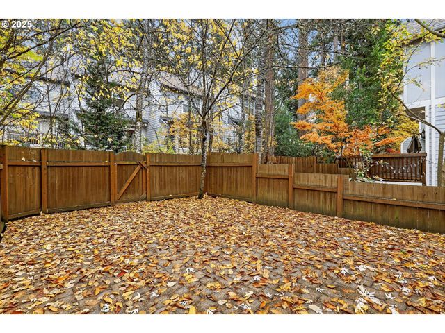 2052 Ne 49TH Way 4-H, Hillsboro, OR 97124