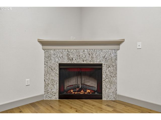 2052 Ne 49TH Way 4-H, Hillsboro, OR 97124