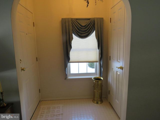 404 THRUSH CT E, New Hope, PA 18938