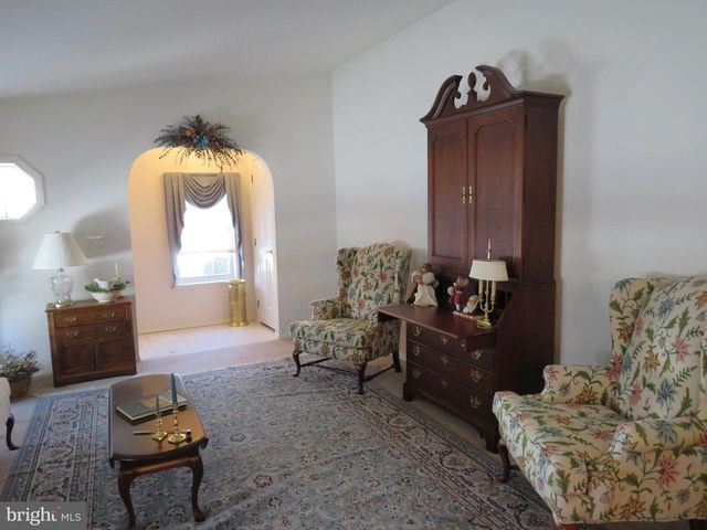 404 THRUSH CT E, New Hope, PA 18938