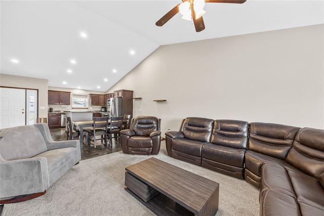 3098 Sherwood Drive, Marion, IA 52302