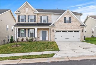 7260 Huntgate Drive, Kernersville, NC 27284