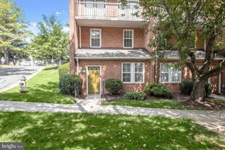 3813 CHESTERWOOD DR #3813, Silver Spring, MD 20906