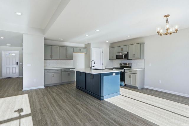 4141 Shadowood Lakes Trail, Fort Wayne, IN 46818