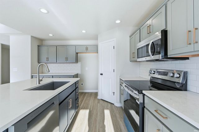 4141 Shadowood Lakes Trail, Fort Wayne, IN 46818