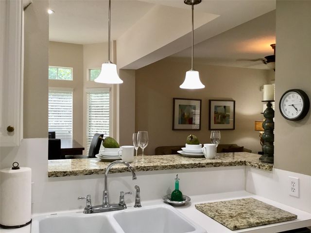 3 N Spiral Vine Circle, Montgomery, TX 77381