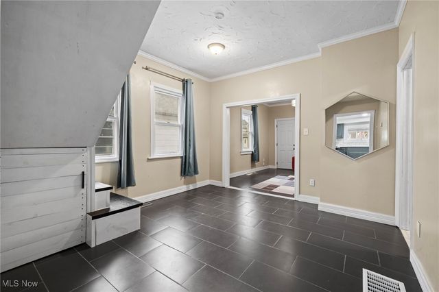 1607 E 34th Street, Cleveland, OH 44114